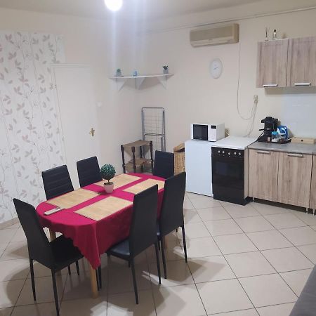 Pingpong Apartman ショルトバットカート エクステリア 写真