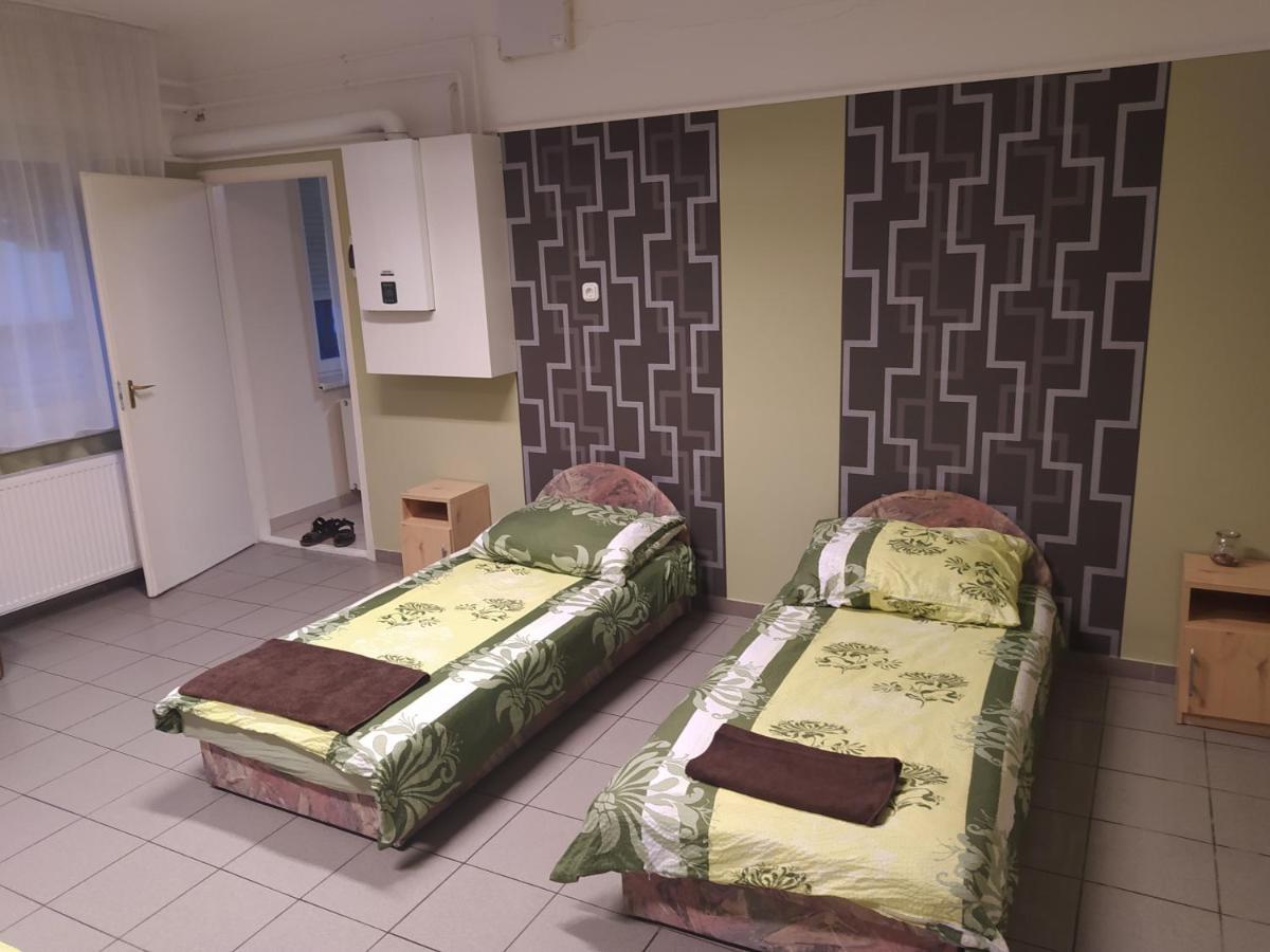 Pingpong Apartman ショルトバットカート エクステリア 写真