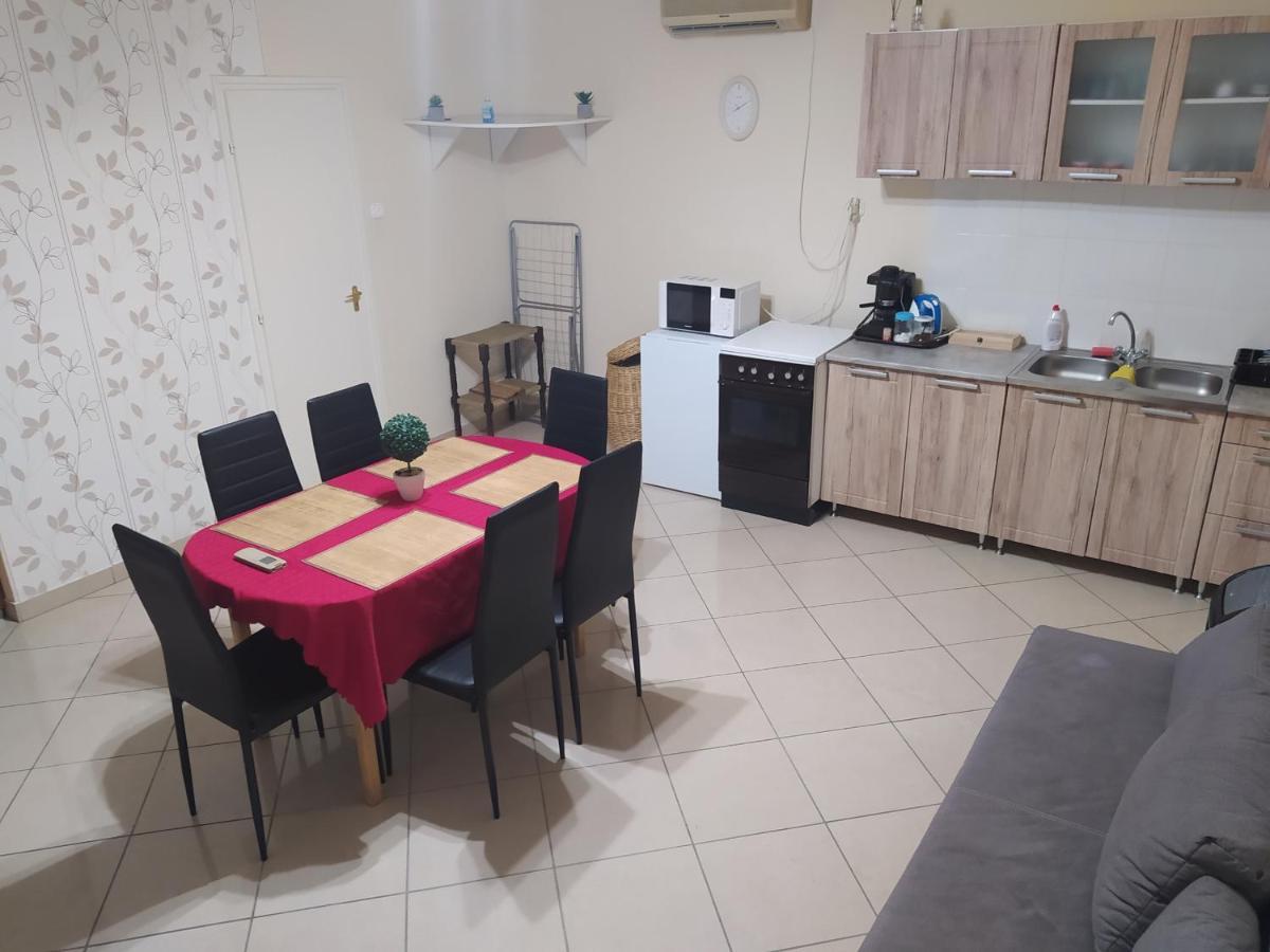 Pingpong Apartman ショルトバットカート エクステリア 写真